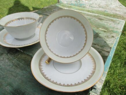Authentic Limoges Porcelain France 2 cups and saucers gold gilded romantic