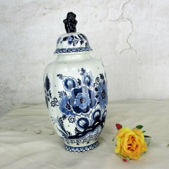 Small Vintage Delft Lidded Vase Urn Blue White Royal Goedewaagen Foo Dog 11.41"