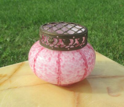 Lovely Flower Holder Pique-fleurs Opaline Brass Lid French Pink