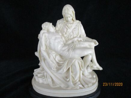 Beautiful White Pieta Statue Figurine Virgin Mary Jesus Madonna Mater Dolorosa Resin A. Santini