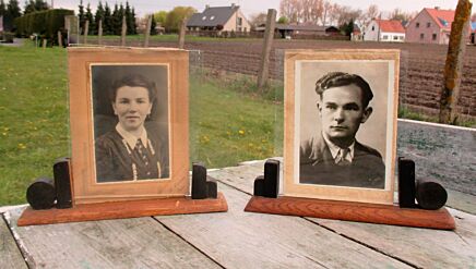 Couple Pair Art Deco Tilt Standing Wooden Picture Frames Glass Lovely