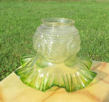 Small Vintage clear Green Flower Shape Shade Lamp Glass Lovely