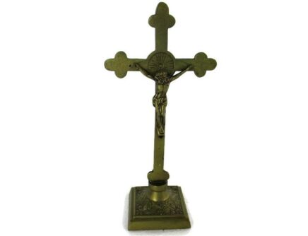 Small Brass Table Standing Crucifix Cross Ornate Lovely Jesus Christ French Fleur de Lis Lys 8.66"