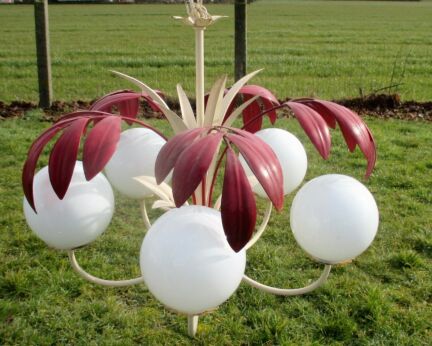 Vintage Atomic Sputnik Chandelier 5 balls Hollywood Regency Style Red White