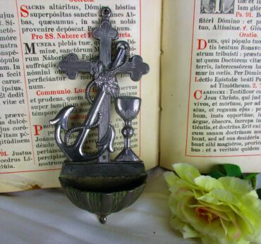 Holy Water Font Vessel Spelter Crucifix Chalice Anchor Wall Hanging Collector