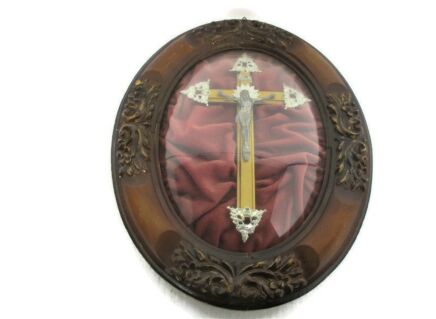 Oval Ornate Wooden Frame Red Velvet Convex Glass Christ Crucifix HTF Lovely