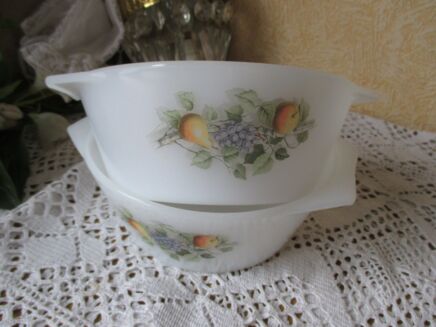 Vintage Arcopal France 2 Bowls Dish fruits de France motif retro milk glass