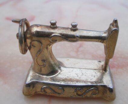 Vintage Miniature Sewing Machine Doll House Brass Copper for Doll House or collectible