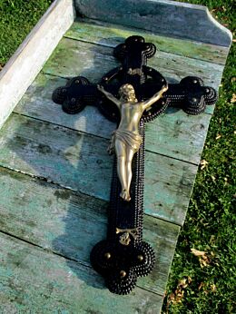 Carved Dark Wood Jesus Christ Cross Wall hanging Crucifix Tramp Art hand Made