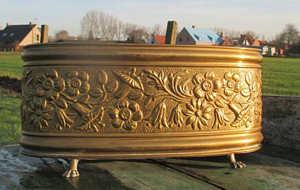 Ornate Brass Planter Jardiniere flower pot Brass Decor Claw Feet Flowers Oval