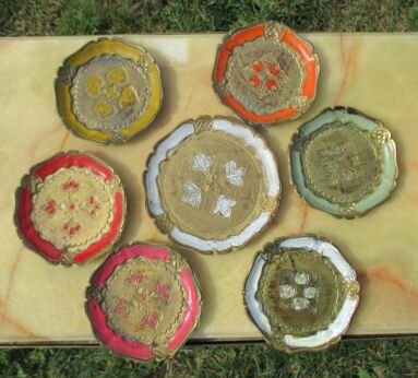 Italian Mid Century Hollywood Regency Florentine 7 coasters Toleware gold gilt