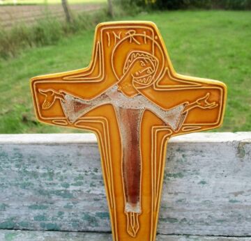Modernist Mid Century Design Ceramic Crucifix Jesus Christ Yellow Beautiful