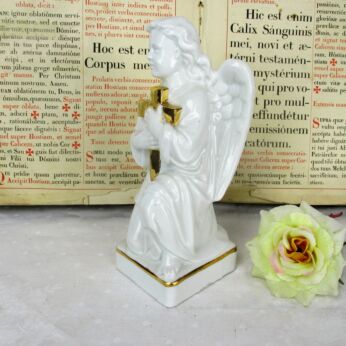 Lovely Angel Cherub Kneeling carrying Cross Crucifix Figurine Statue Marked GPS