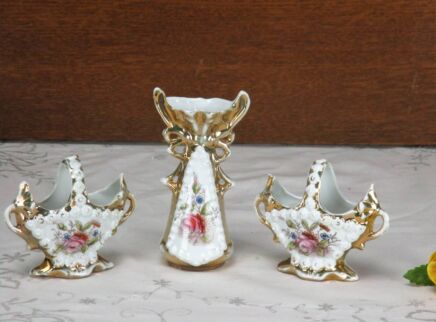 Lovely set of 3 mini Antique French Vieux Paris Porcelain Fan Flair Bridal Vases