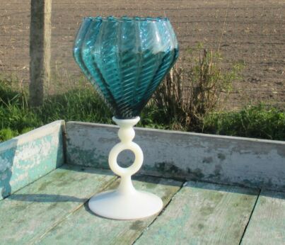 GERESERVEERD BO Vintage Blue round Chalice Vase Opaline Foot Bubbles Nice 11.77"