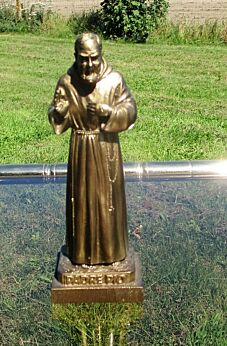 Small Vintage Figurine Padre Pio Father Pio of Pietrelcina Resine Rare Lovely