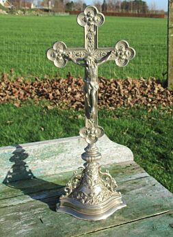 Antique Ornate Art Bronze Jesus Christ Table Cross Crucifix Memento Mori