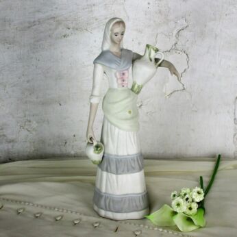 L Statue Figurine Lovely Woman carrying water Jar Bottle Porcelain Lladro style