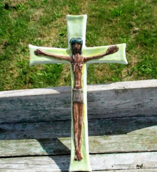 Mid Century Design Modernist Ceramic Crucifix Jesus Christ Light Green Yellow
