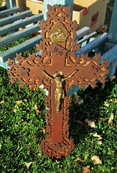 Hand Carved Wooden Hanging Crucifix Cross Medallion Last supper Lace Like WOW