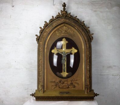 Antique Ornate Frame Gilded Plaster Wood Convex Glass Crucifix Lamb of God HTF