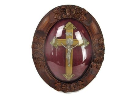 Oval Ornate Wooden Frame Red Velvet Convex Glass Christ Crucifix HTF Lovely