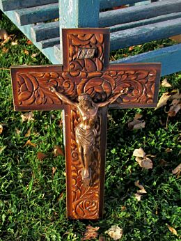 Gorgeous Carved Wood Hanging Crucifix Cross Red Brass Ornate Flowers 13.58"