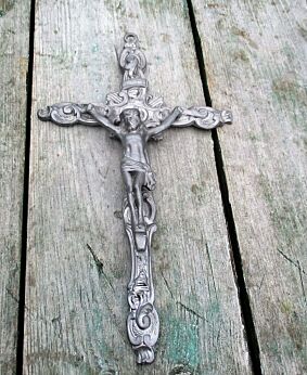 Very Lovely Tin Pewter Hanging Crucifix Cross Jesus Christ Decorative Vintage
