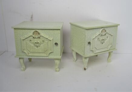 Pair Vintage Nightstands End tables White Crackled French Provincial Barn Country Farmhouse Style Lovely