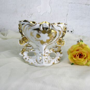 Small Antique French Vieux Paris Porcelain Fan Flair Bridal Vase Lovely 4.13"