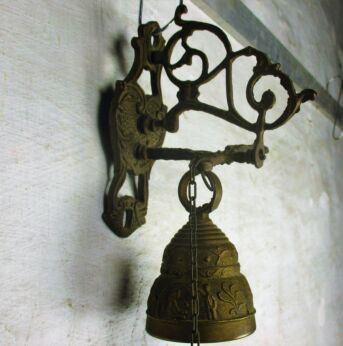 Antique Wall Mounted Brass Bell Ornate Decorative Figurines Lovely