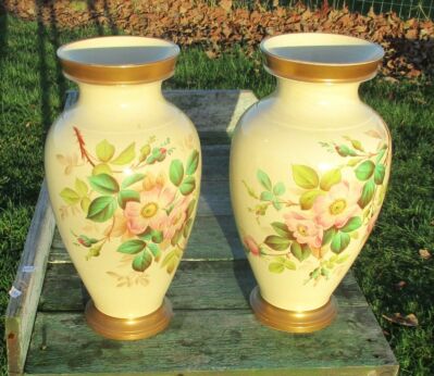 Couple of Vases hand painted Flowers Gold Gild Beautiful