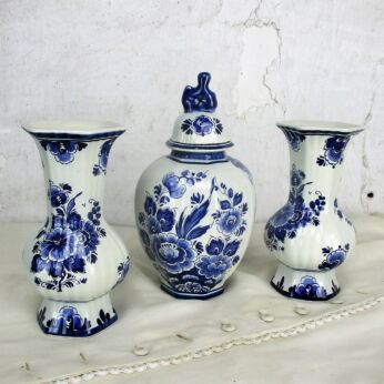 Sweet Small 3 pcs Delft Blue Holland Pottery Set 2 Vases Matching Urn Foo Dog