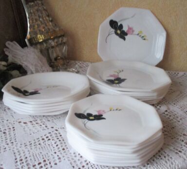 Vintage Retro Arcopal Octagon Octime Black Flower Plates Kitchenware Very Rare