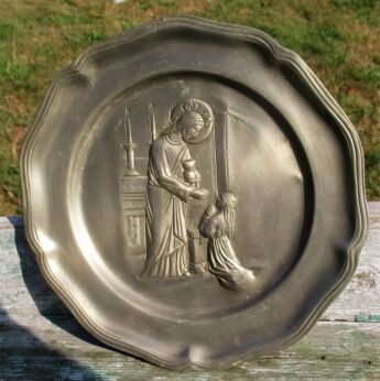 Hand Made Wall Plate Decorative Ornate Christ Communion Girl Pewter