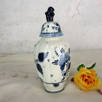Small Vintage Delft Lidded Vase Urn Blue White Royal Goedewaagen Foo Dog 7.87"