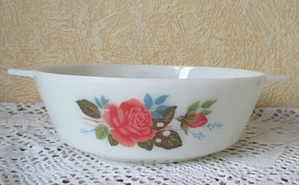 Vintage JAJ English Pyrex, Cottage Rose Pattern, Casserole Dish Romantic