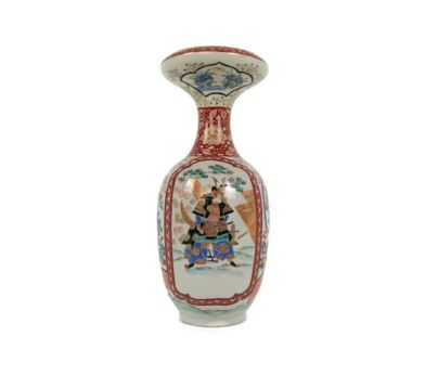 Japanese  Porcelain Vintage Kutani Vase Polychrome antique 1900s Samurai Warrior