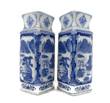 Pair Chinese Porcelain Vintage  Blue White  Vases Landscape Beautiful