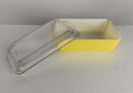 pyrex dish bowl lidded USA ovenware Trade mark Yellow White Clear Vintage