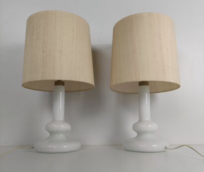 Pair table Desk lamps Art Glass Opaline Denmark Holmegaard Design Hsin Lung Lin Vintage