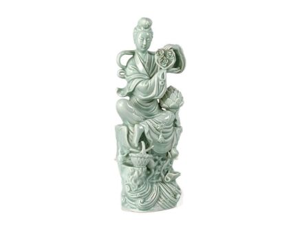 Figurine Statue Blanc de Chine Chinese Porcelain Lady lotus Flowers Vintage