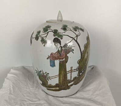 Chinese Ginger Jar antique Urn vase Ladies vase lady carrying bussel marked 