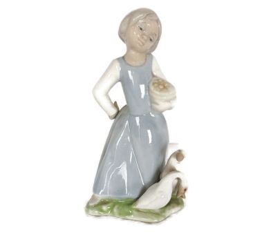 lovely figurine LLadro Porcelain Spain Girl with goose marked