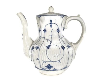 Opaque de Sarreguemines Copenhagen Kopenhagen Fluted Teapot Coffee pot Marked Iconic Design