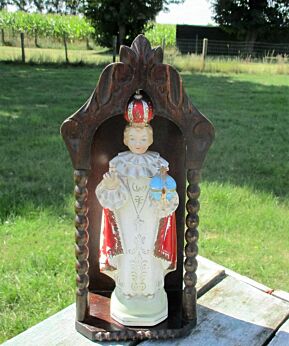 Statuette Porcelain Infant of Prague Santo Nino Jesus Wooden Chapel 12.4"