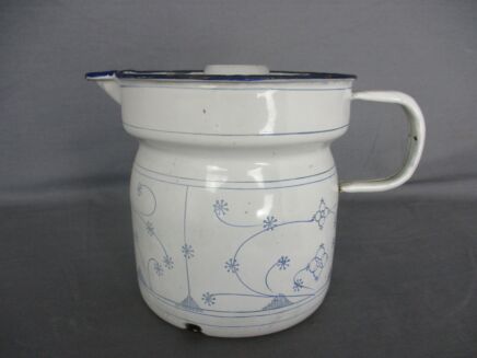 Antique Vintage casserole dish  Lidded Enamel Enameled  Barn Country house Authentic Blue White