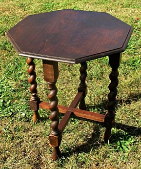 Beautiful Small Barley Twist Wooden Octagonal Side Table Pedestal Plant Stand