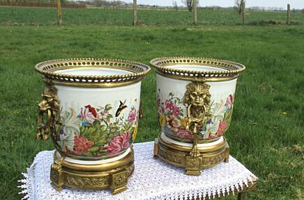 Antique couple of Sèvres Jardinieres Planters Vases Lions Handpainted Gorgeous