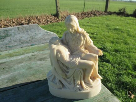 Vintage Pieta Statuette Virgin Mary Jesus Madonna Mother & Child Resin